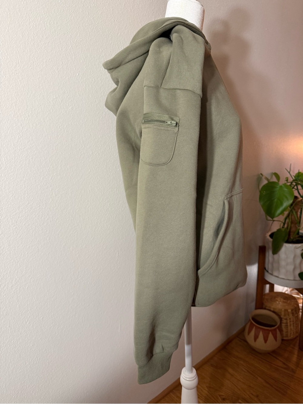 CMFRT travel essentials hoodie sweatshirt in MOSS color - Picture 4 of 8